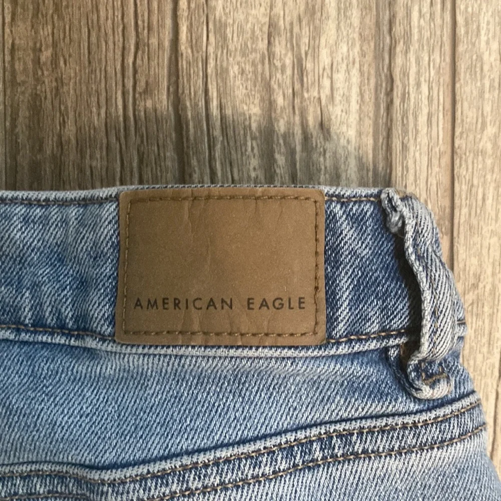 Super Cute and Comfy American Eagle Blue Jeans (Size 4)! - Picture 3 of 5